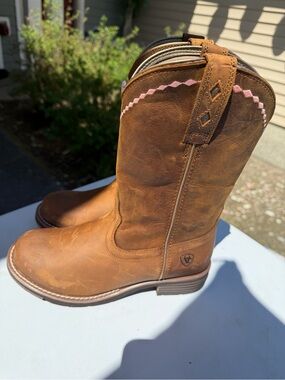 Ariat Brown Leather Western Pull-On Boots with Pink Accent